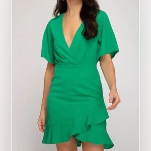 She + Sky Ruffled Hem Notched Flutter Sleeve Fit & Flare Mini Dress green Large
